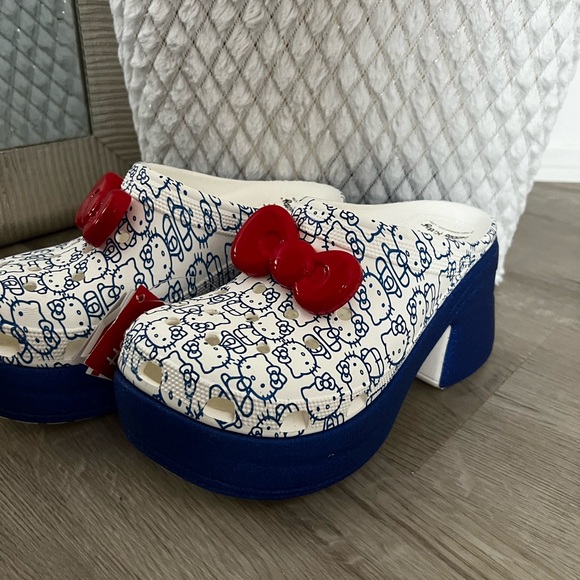 Hello Kitty - Picture 3 of 7